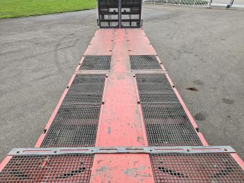 3 x steering axle / hydraulic ramp / hydraulic bed